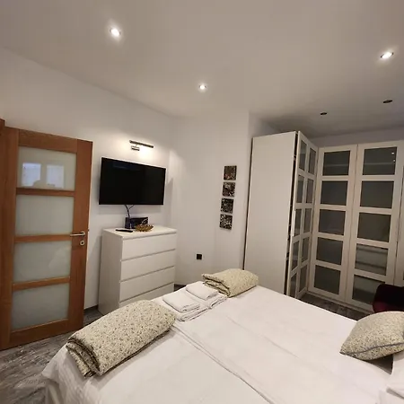 Adria Apartment *