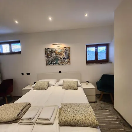 Adria Apartmán *